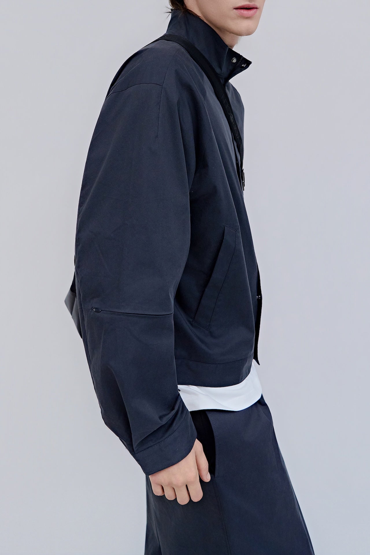 Men’s Modified Collar Windbreaker